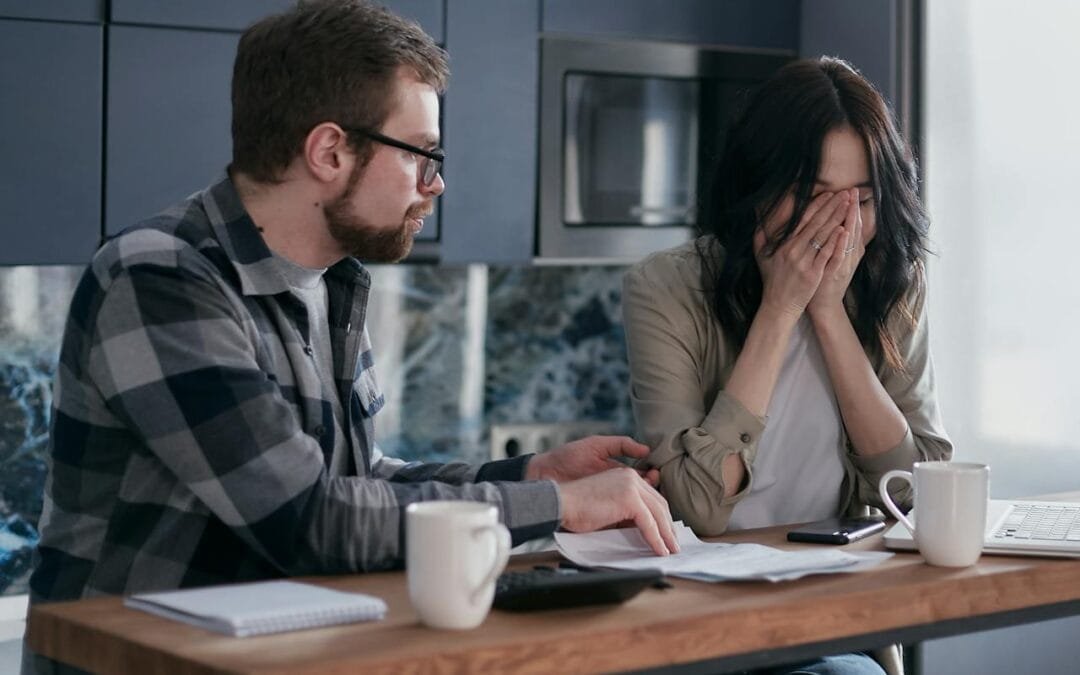 Is This Love or Trauma Bonding? (How to Tell the Difference)