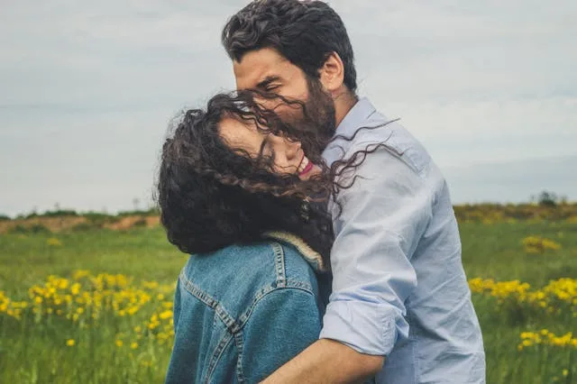 Is She Really Into You? This Is How You Know