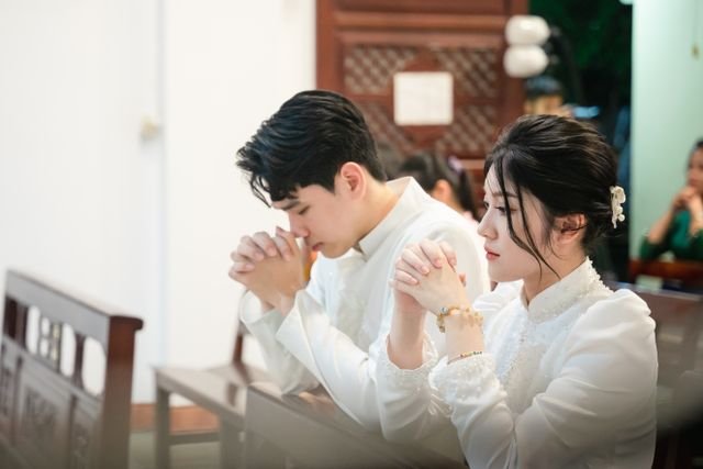 Discover why praying together changes everything in your relationship. Learn biblical wisdom on spiritual intimacy, unity, and keeping Christ at the center of your marriage.